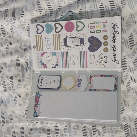 The Happy Girl Planner Sticker book - Picture 2 of 4